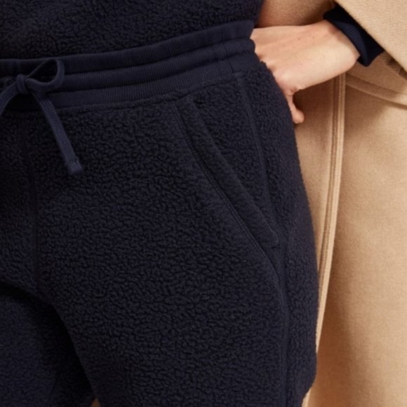 Everlane Pants - ⚫️SOLD⚫️ Everlane ReNew Teddy Sweatpants XXS EUC navy blue